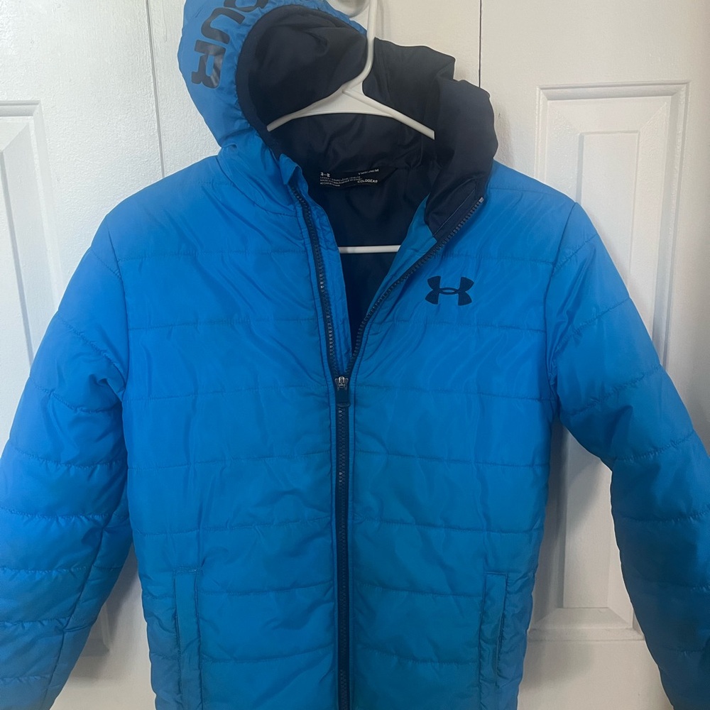 Boys Under Armour parka. Very good condition. Boys medium- size 12-14